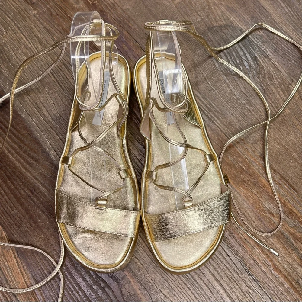 Diane Von Furstenberg Susie Metallic Gold Leather Sandal Size 9.5